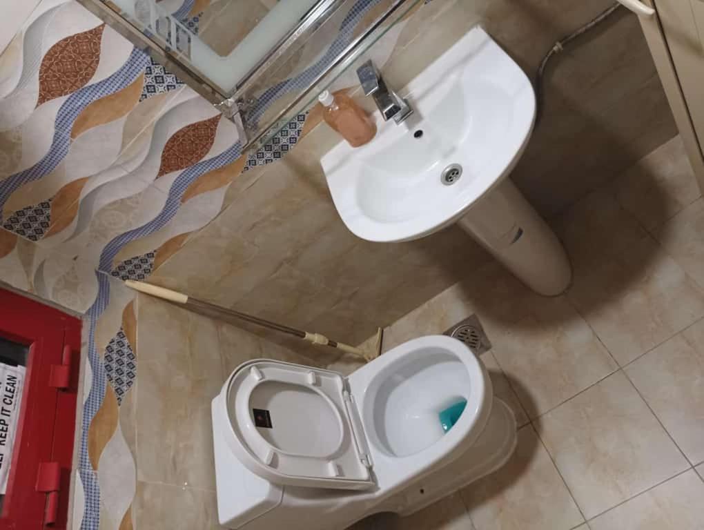 Appartamento Moon Backpackers , Al Rigga , Partition For Couples And For Singles Dubai Esterno foto
