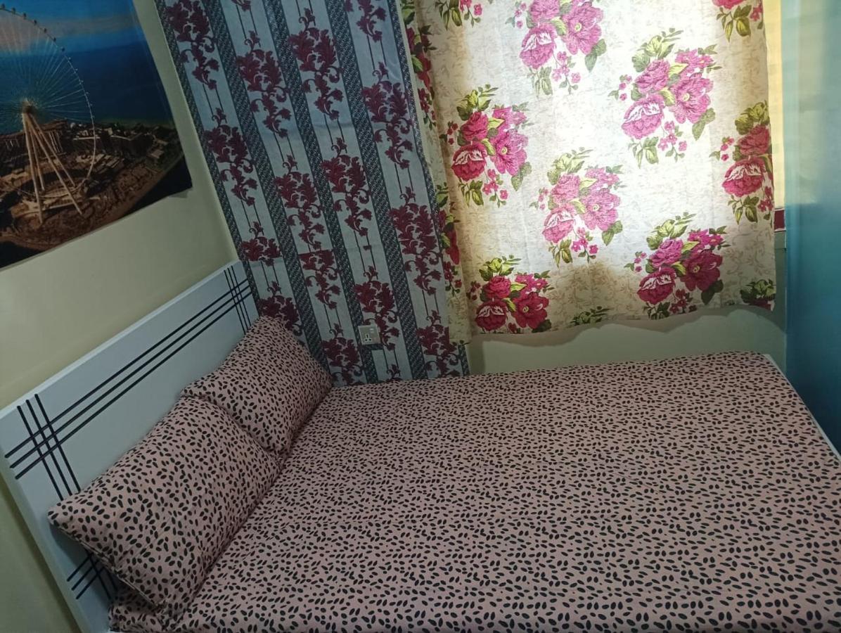 Appartamento Moon Backpackers , Al Rigga , Partition For Couples And For Singles Dubai Esterno foto