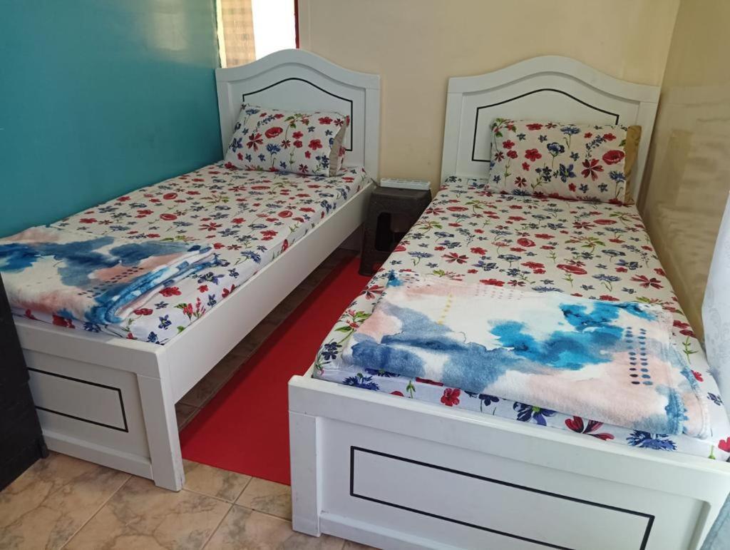 Appartamento Moon Backpackers , Al Rigga , Partition For Couples And For Singles Dubai Esterno foto