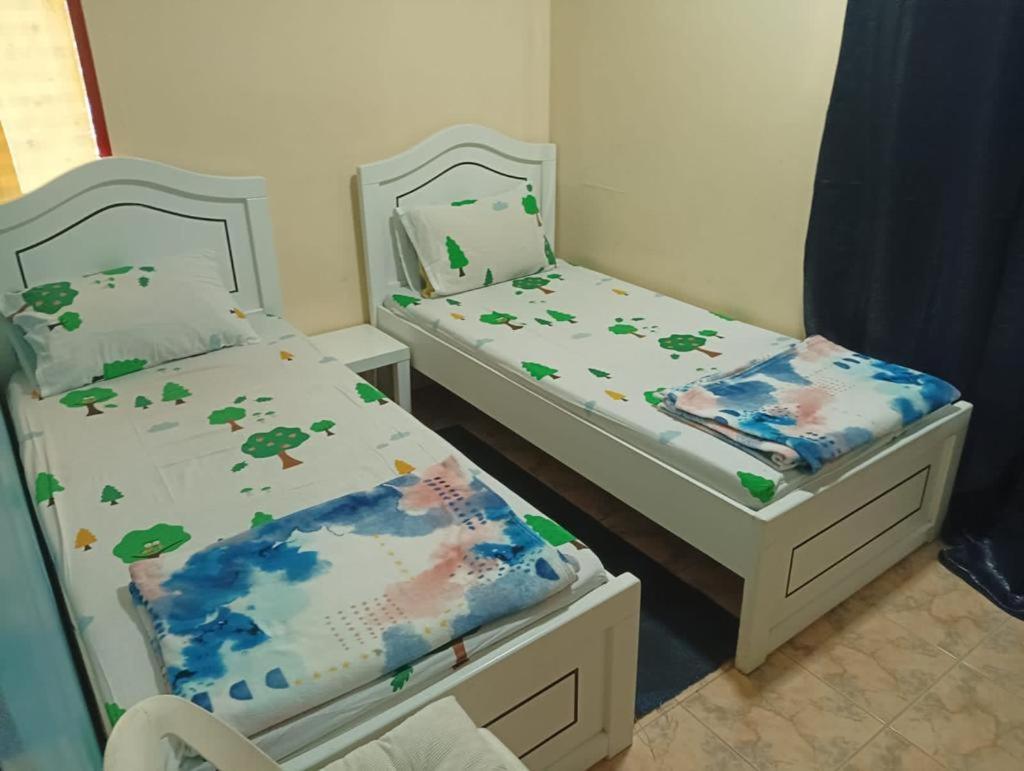 Appartamento Moon Backpackers , Al Rigga , Partition For Couples And For Singles Dubai Esterno foto
